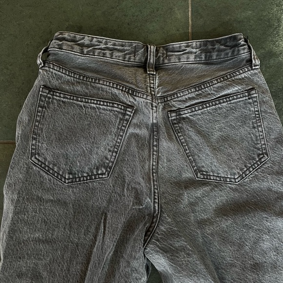 Abercrombie & Fitch Relaxed Gray Denim Jeans - Picture 6 of 6
